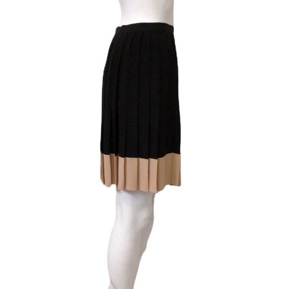 CRISTIAN DIOR Pleated Accents Silk Skirt. CHR0707-ID - Picture 2 of 13